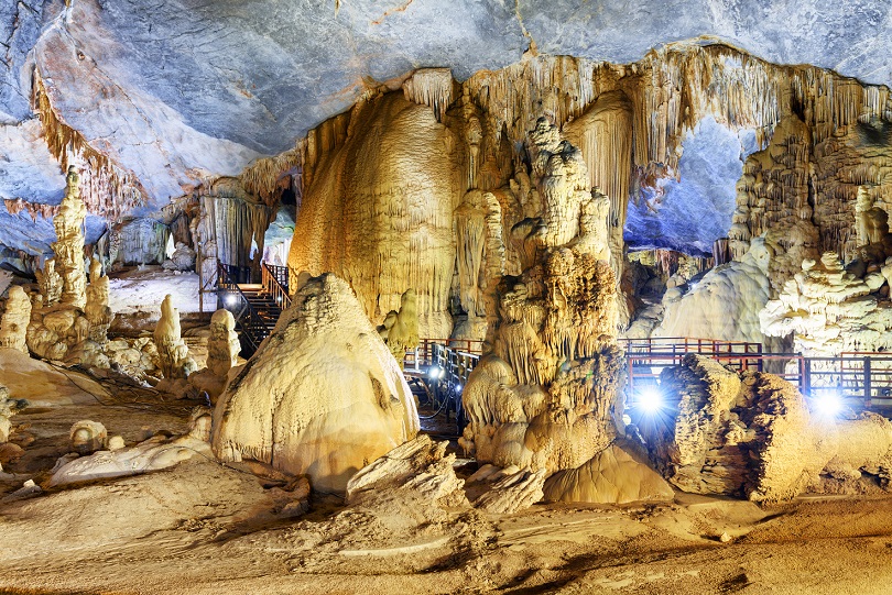 Fabulous view of amazing chamber inside Paradise Cave (Thien Duong Cave) at Phong Nha-Ke Bang National Park, Vietnam