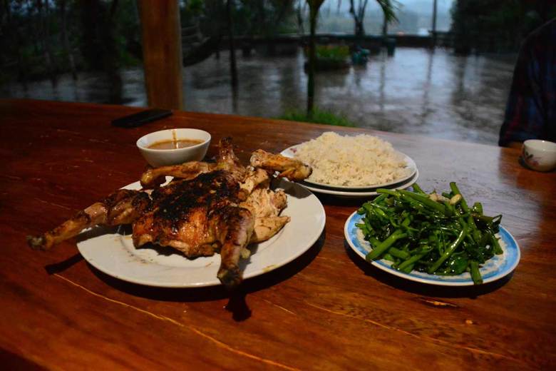 Vietnamese BBQ version mix with a lot of veggies - D-Arts Zone's Menu