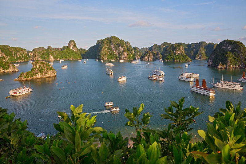 Bai Tu Long Bay In Ha Long