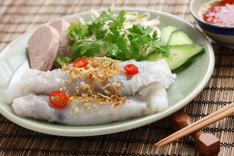 Banh cuon - Vietnamese steamed rice noodle roll
