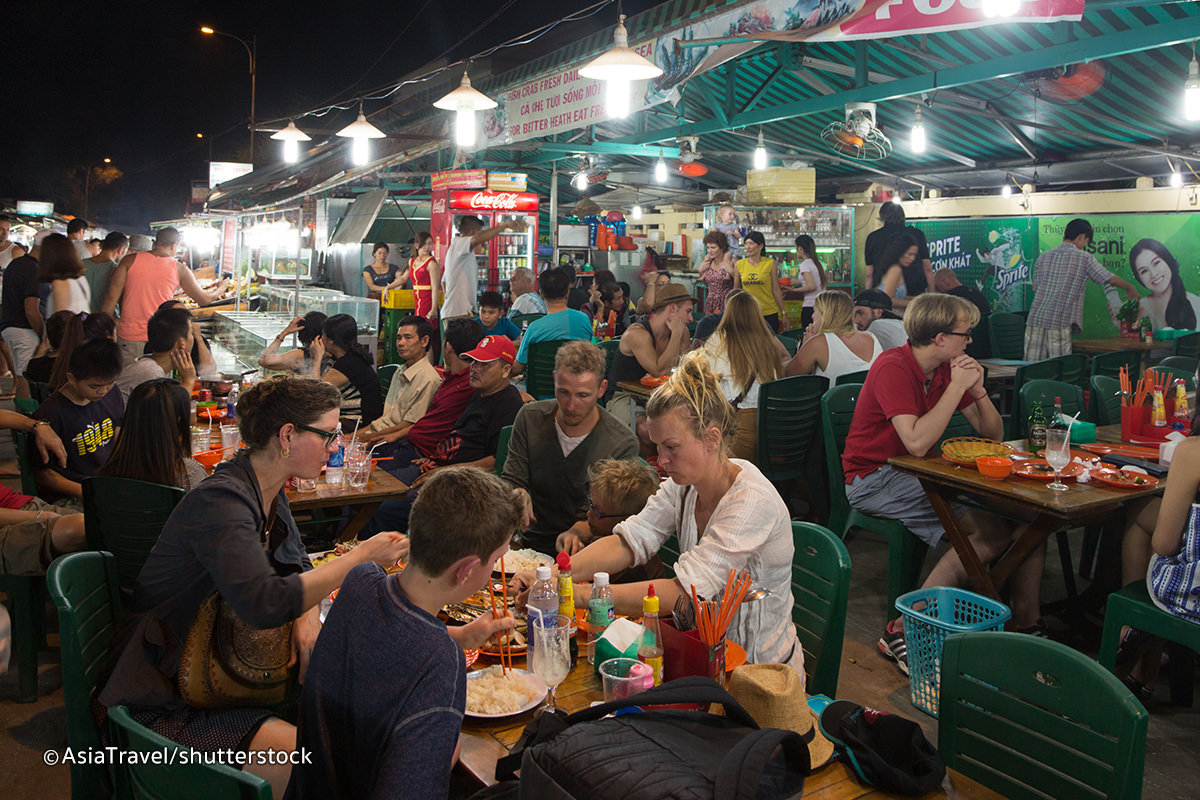 Duong Dong Night Market