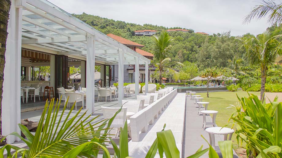 Banyan Tree Lang Co - The beach front Italian restaurant Azura